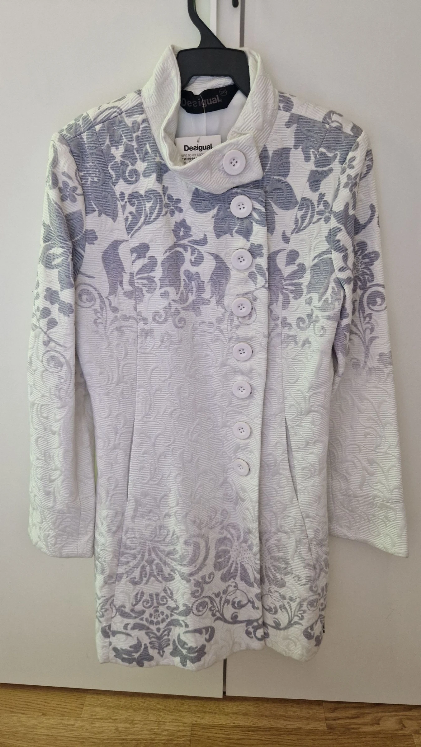 Abrigo Desigual estampado floral gris blanco NUEVO M